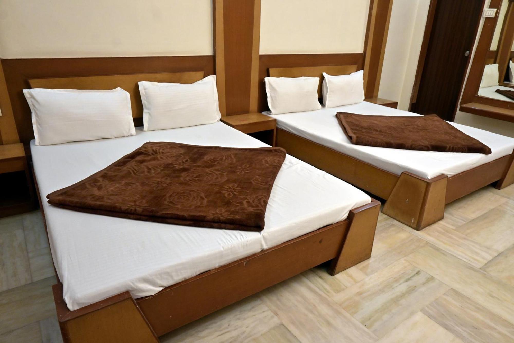 Hotel Roshan Palace Ambaji Exterior photo